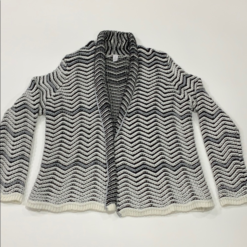 Chico’s Black White and Silver Cardigan Size 2